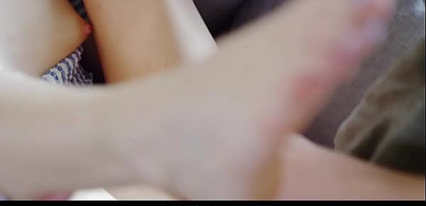 Sexy Teen Sucks Down A Long Dick Before Spreading Her Pussy To Get Stuffed